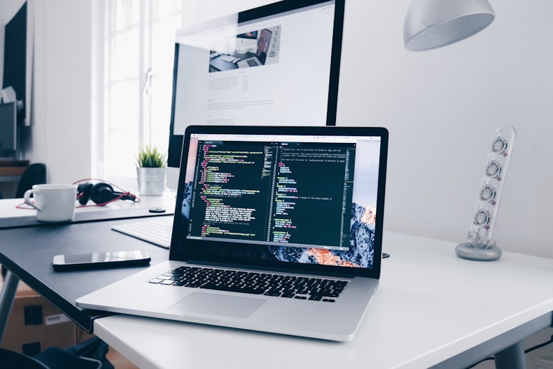 Developer comparing two note apps