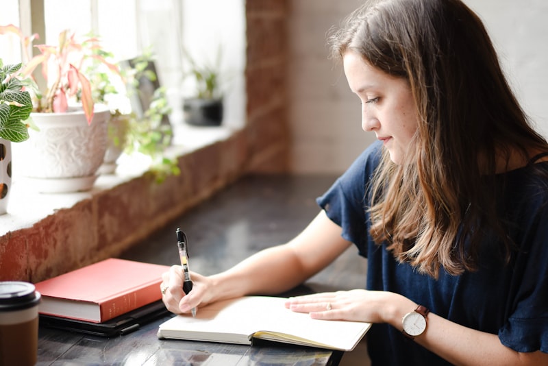 AI assistant summarizing notes